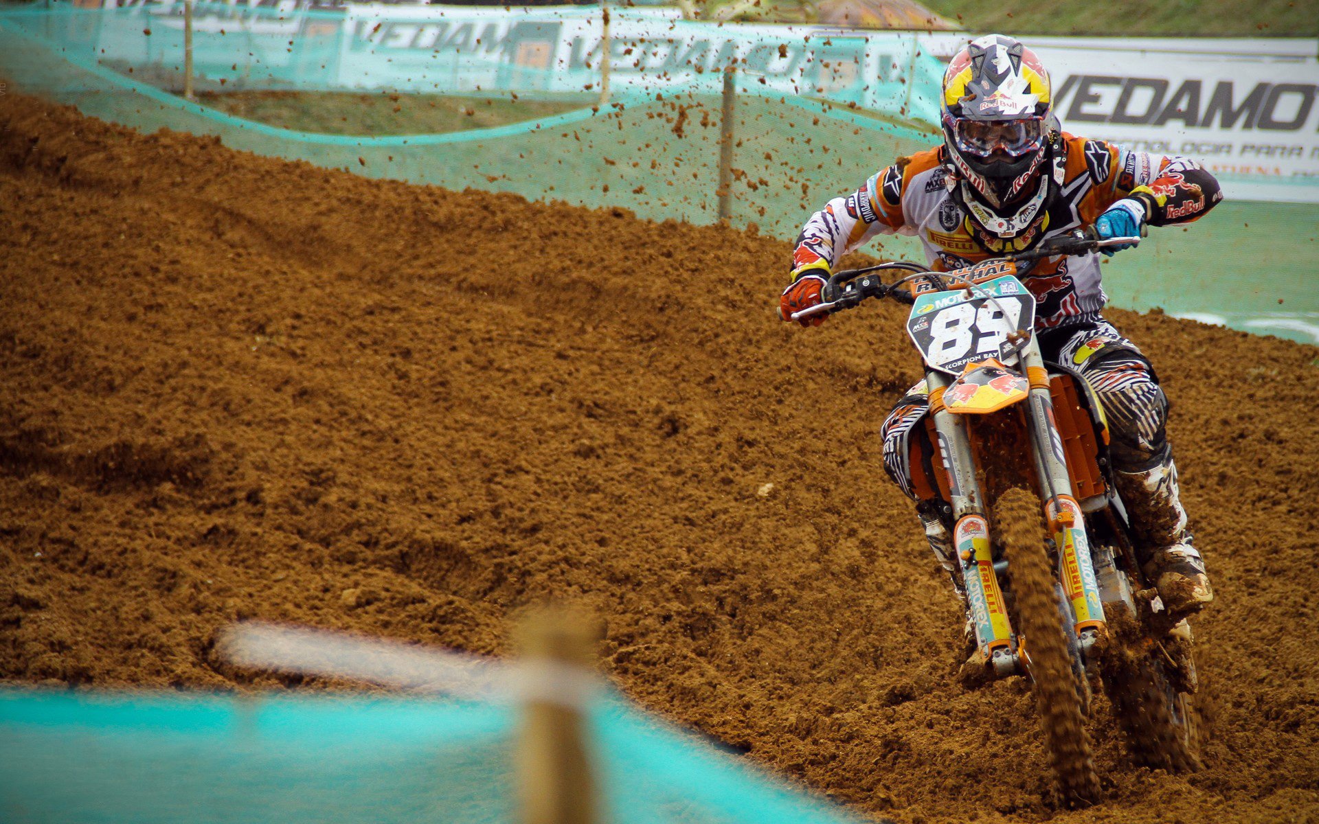  西亚卡姆在雄鹿比赛中出色发挥，持续失利引发热议！热度持续攀升